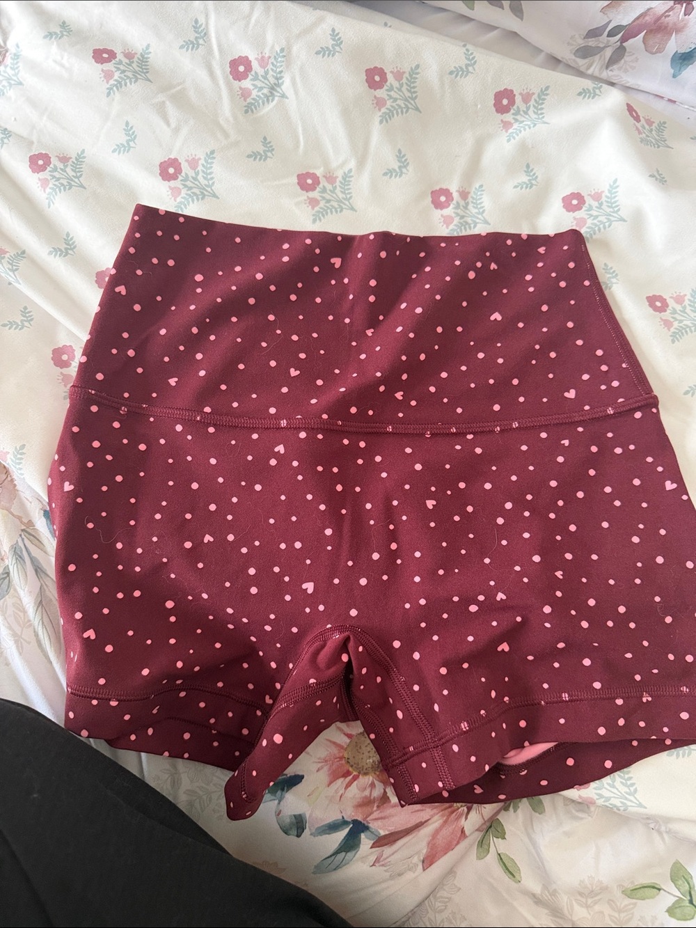 Lululemon scattered hearts shorts size 6